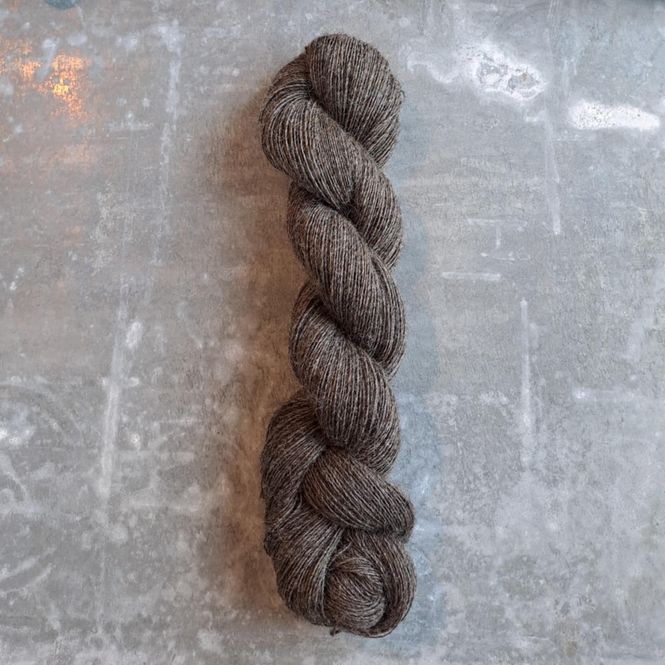 Hovedbilde Følgesvenn - Mellomgrå