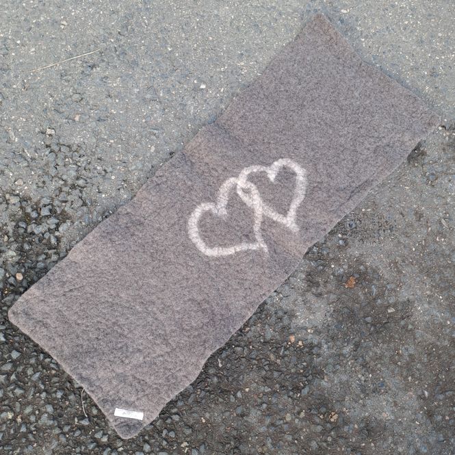 Hovedbilde Dobbelt sitteunderlag med hjerter