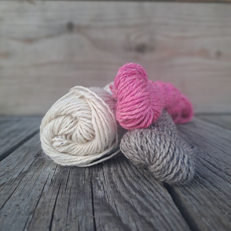 Strikkepakke - Solskinnsvott samojed